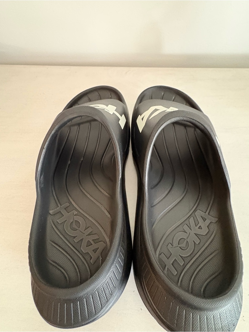 HOKA Recovery Slide Sandals - Black with White Logo - size 7 - Picture 3 of 6